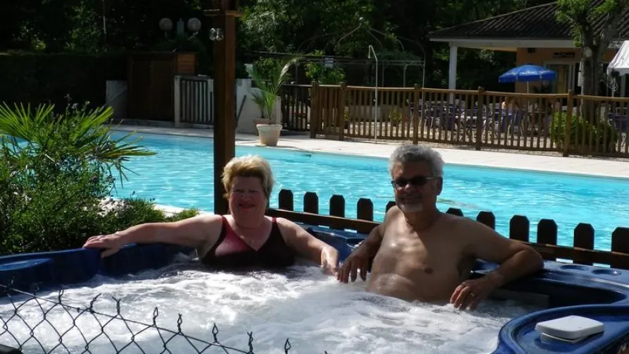 Camping LES CHALETS SUR LA DORDOGNE