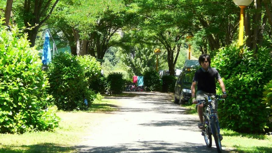 Ushuaïa Villages - Camping Le Port de Lacombe ***
