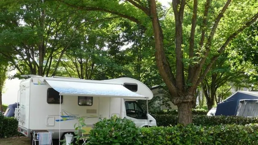 Ushuaïa Villages - Camping Le Port de Lacombe ***