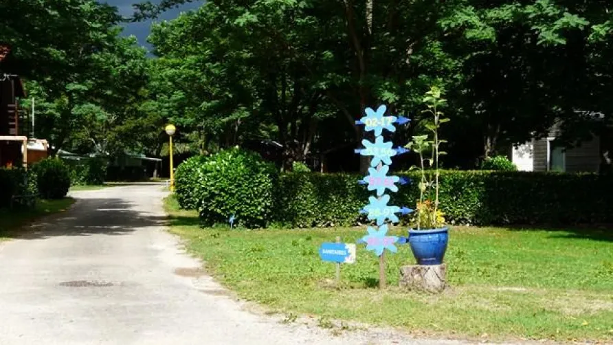 Ushuaïa Villages - Camping Le Port de Lacombe ***
