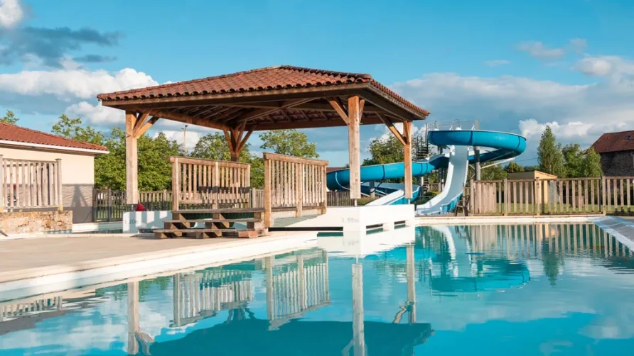 Ushuaïa Villages - Camping Le Port de Lacombe ***
