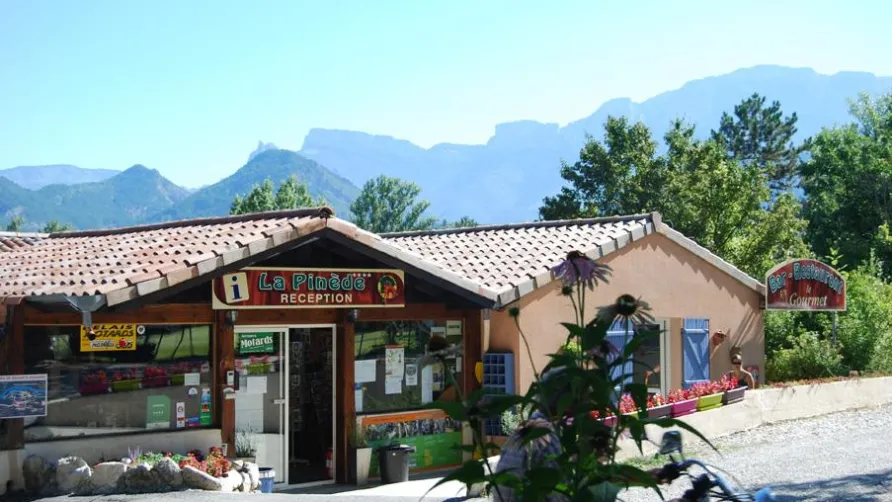 Camping de la Pinède