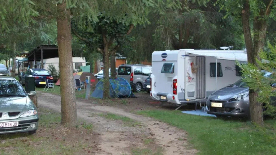 Camping Les Berges Du Doux