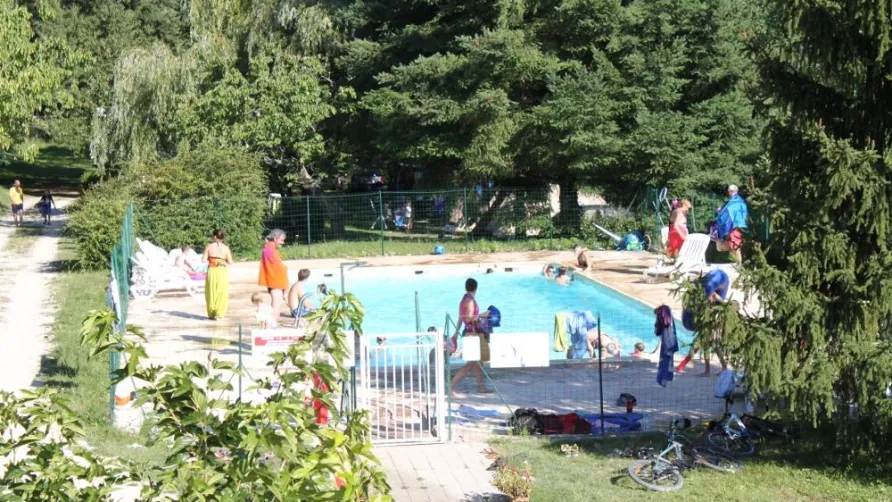 Camping Les Berges Du Doux