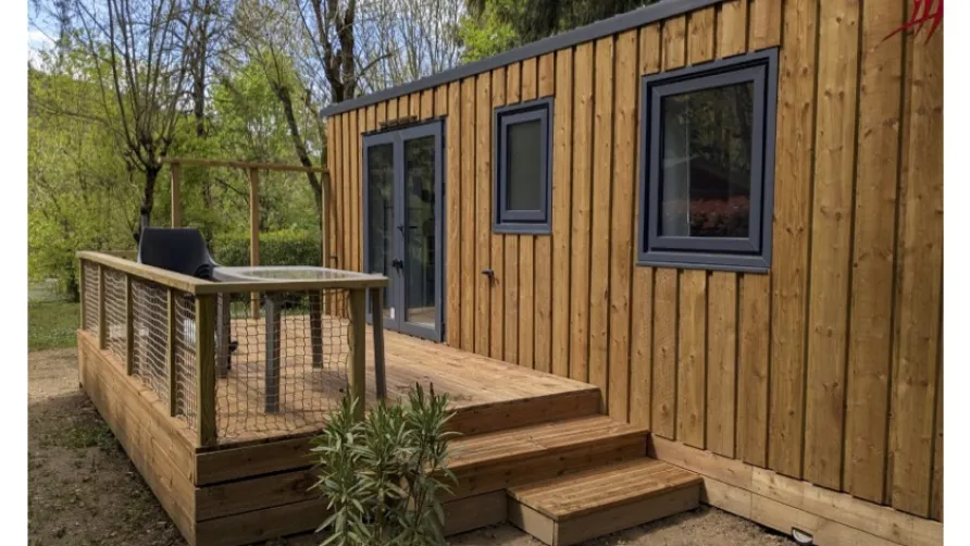 Camping Les Berges Du Doux
