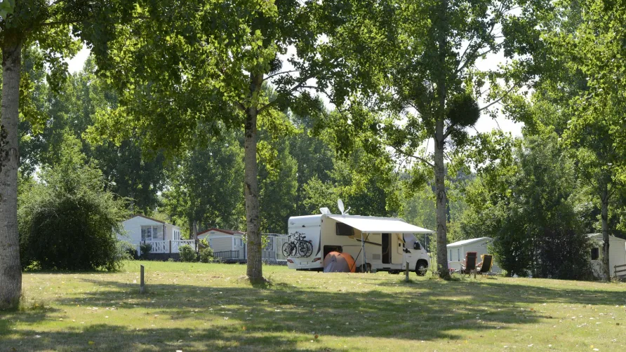 Centre de Vacances Naturiste le Colombier