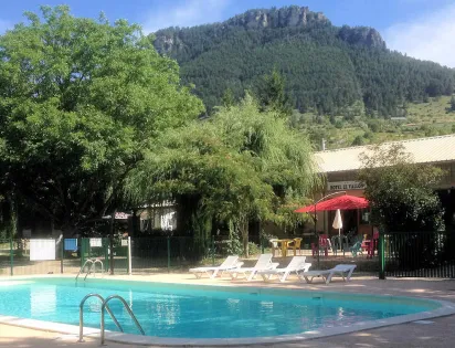 Camping Les CERISIERS - Hôtel le Vallon