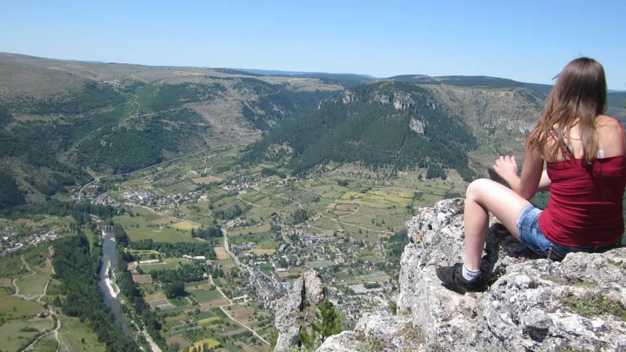 Camping Les CERISIERS - Hôtel le Vallon