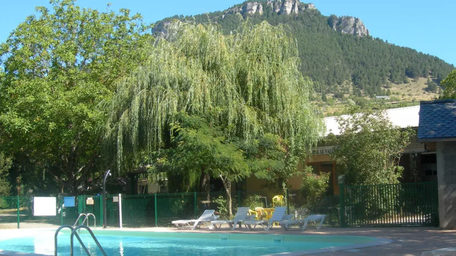 Camping Les CERISIERS - Hôtel le Vallon