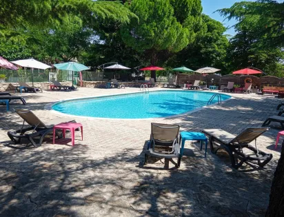 CAMPING LES TRUFFIERES***