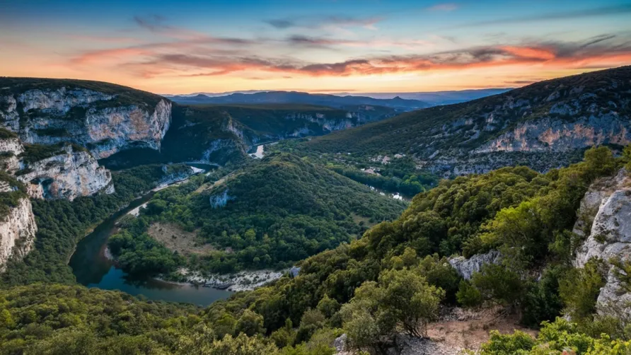 CAMPING LES TRUFFIERES***