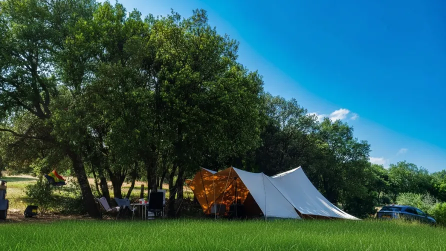 CAMPING LES TRUFFIERES***