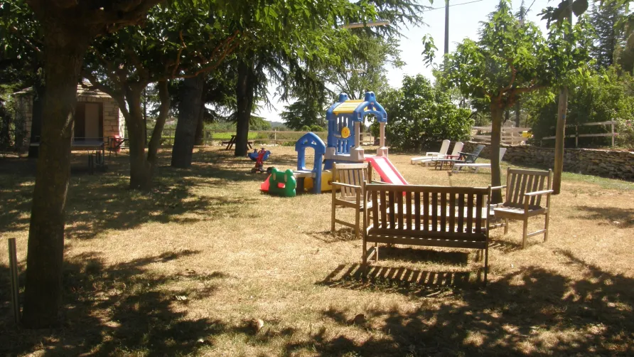CAMPING LES TRUFFIERES***