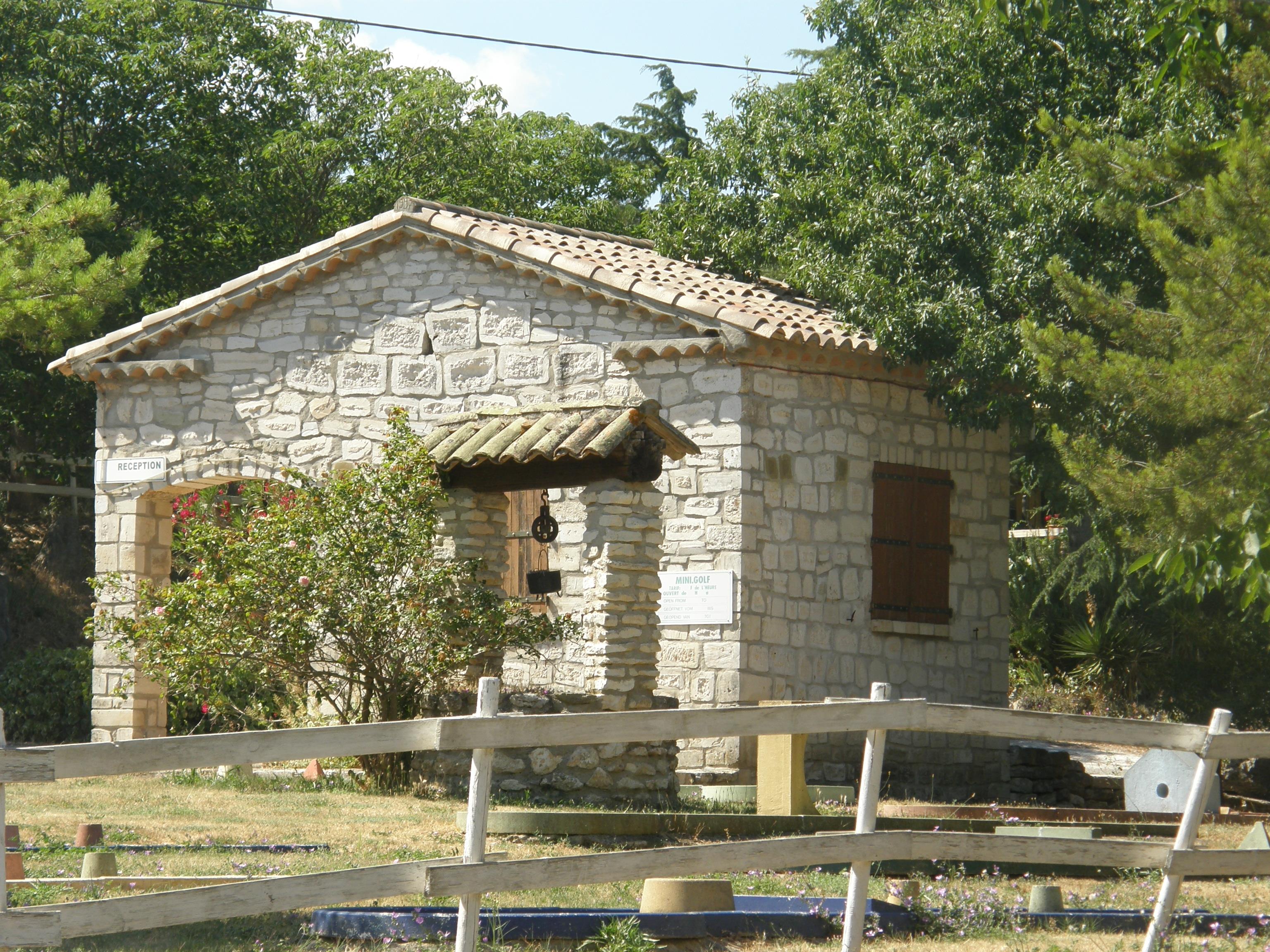 CAMPING LES TRUFFIERES***