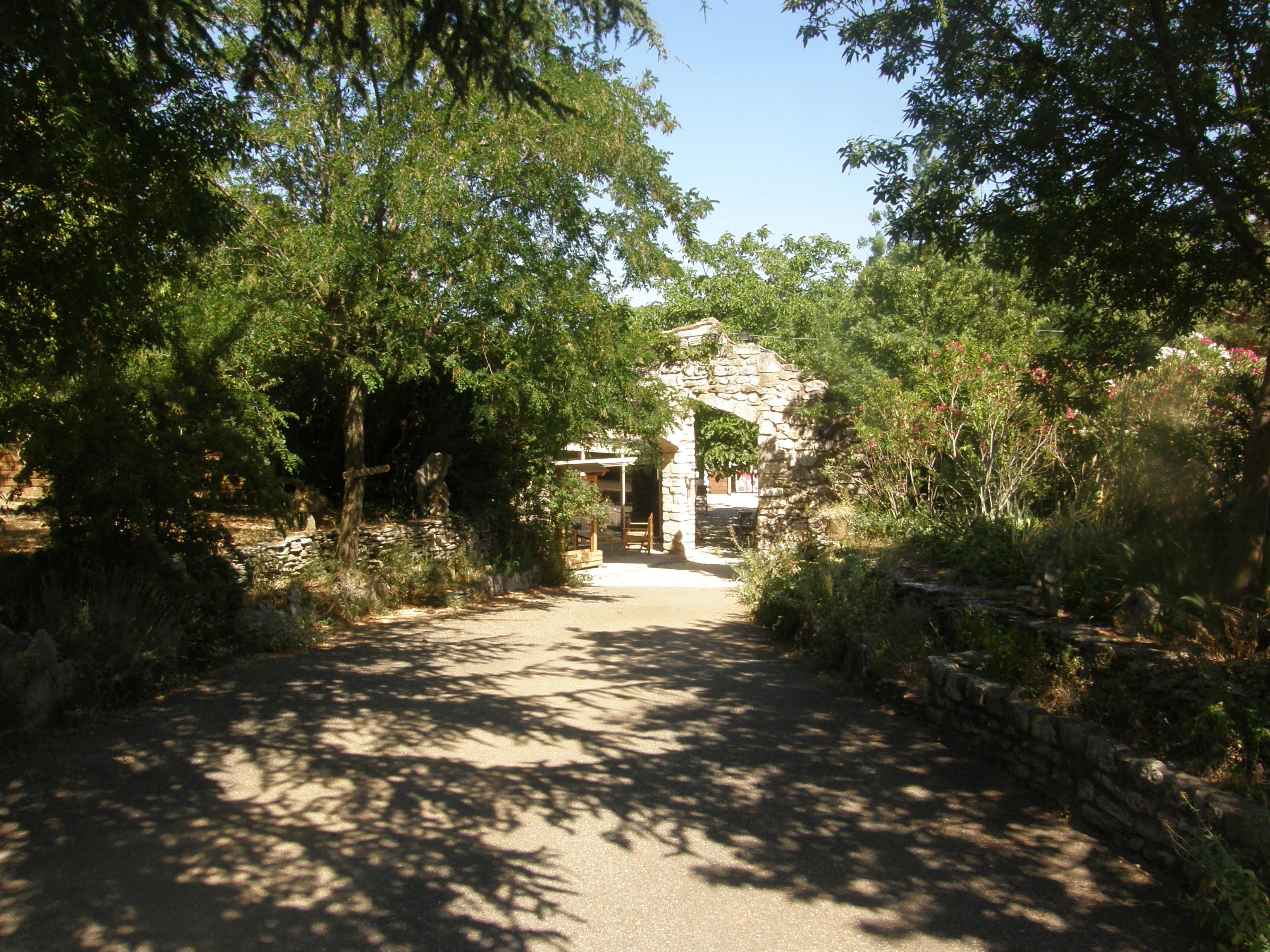CAMPING LES TRUFFIERES***