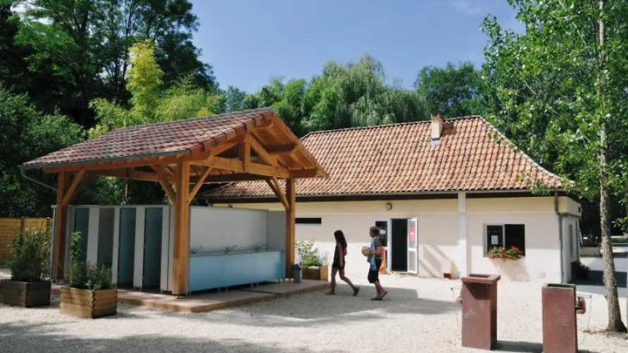 Camping APV La Pélonie