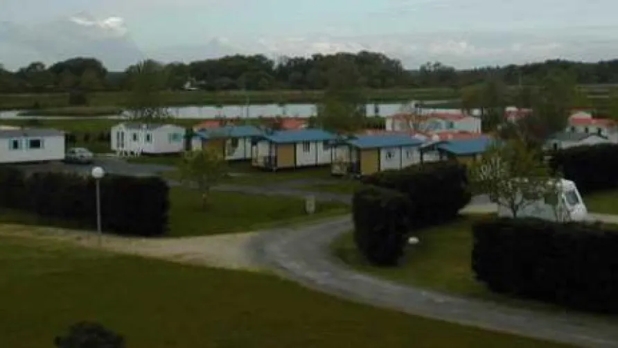 CAMPING DU LAC -