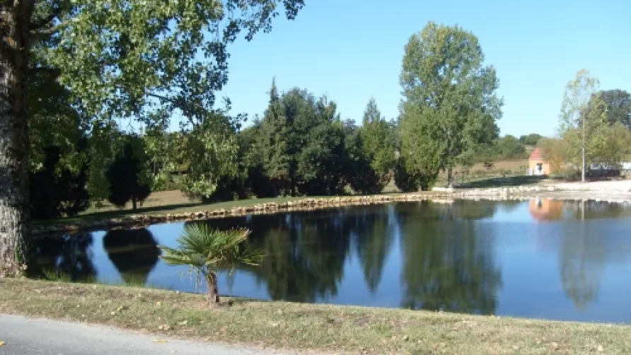 Camping  Etangs de Plessac