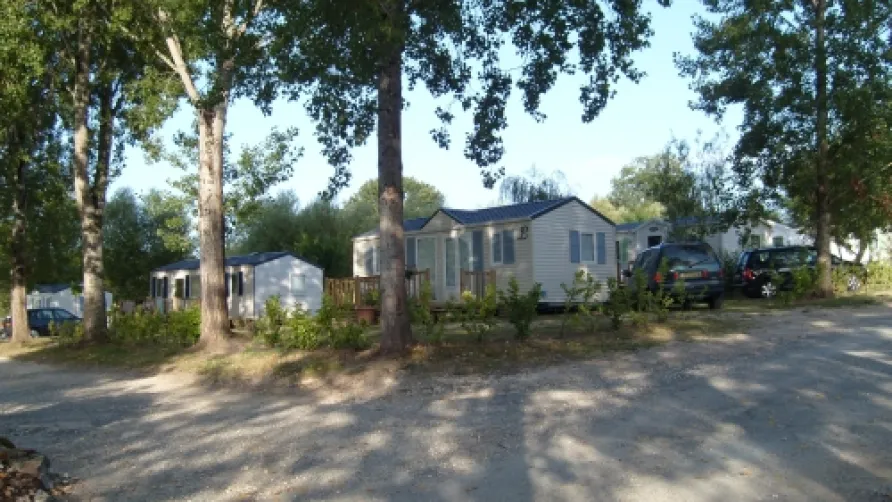 Camping  Etangs de Plessac