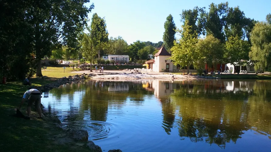 Camping  Etangs de Plessac