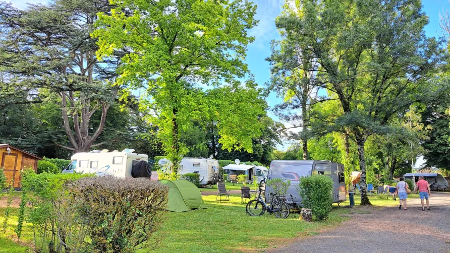 Camping Château de la Rolandière