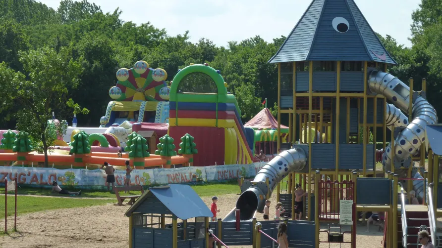 Base de Loisirs - Camping du Lac Cormoranche
