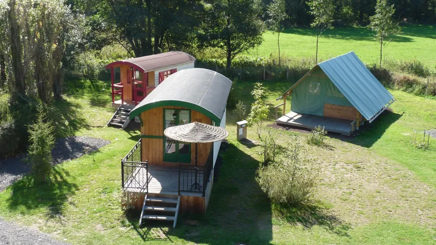 CAMPING LES BOMBES