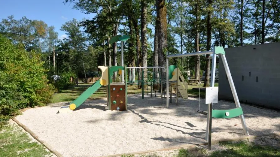Camping du Grand Etang de Saint-Estèphe