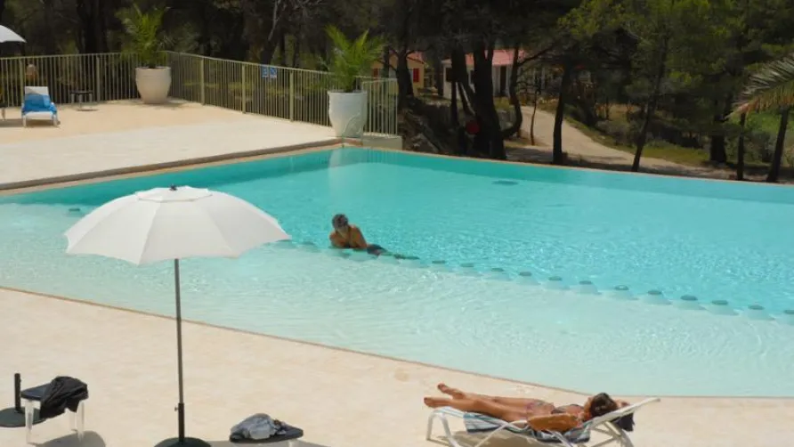 Camping Résidentiel La Pinède