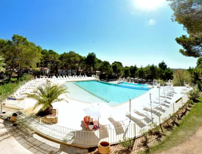 Camping Résidentiel La Pinède