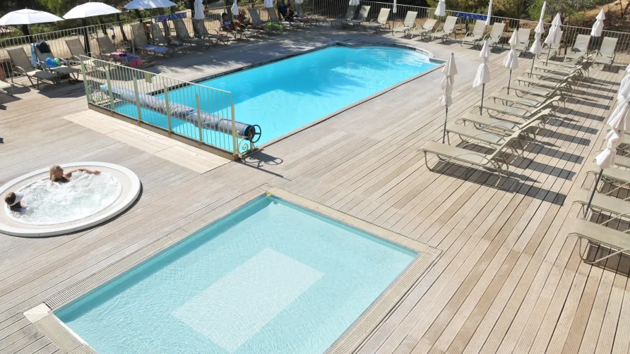 Camping Résidentiel La Pinède