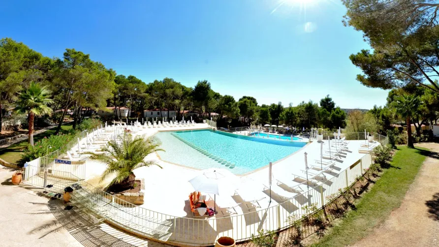 Camping Résidentiel La Pinède