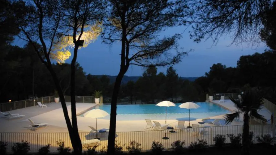 Camping Résidentiel La Pinède