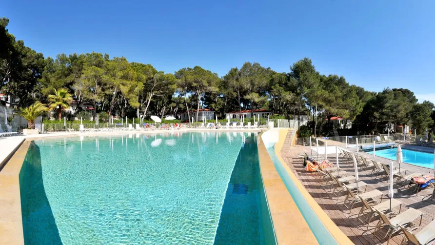 Camping Résidentiel La Pinède