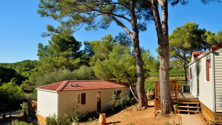 Camping Résidentiel La Pinède