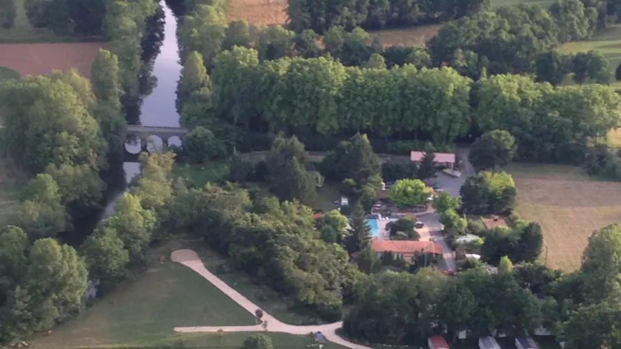 Camping Au Fil de l'Eau