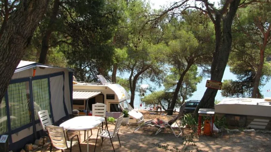 Arena One 99 Glamping