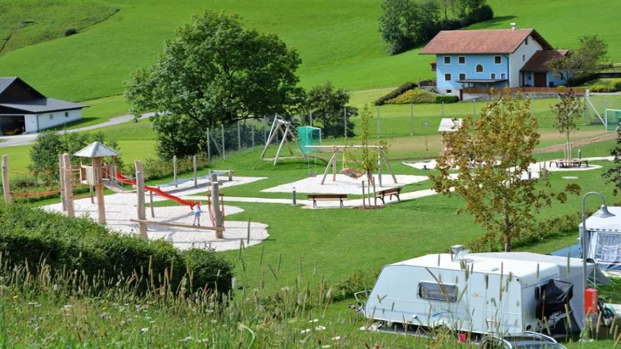 CAMP MondSeeLand