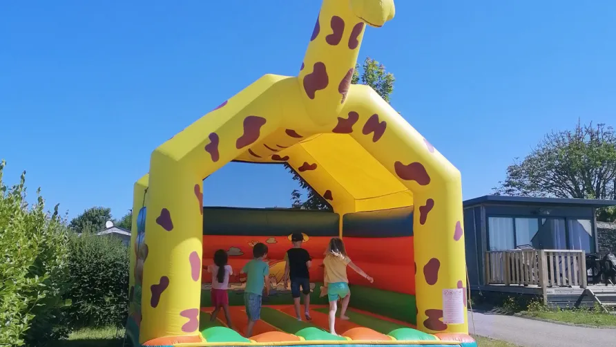 Camping La Corniche***