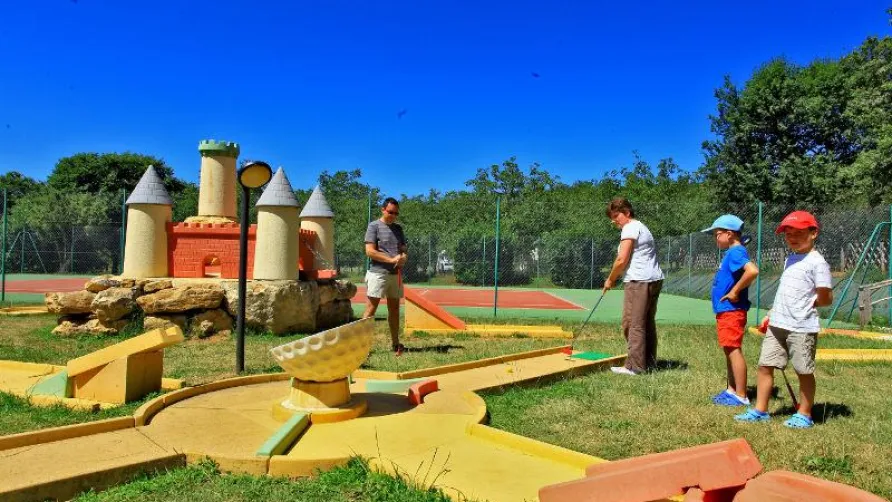 Flower Camping LA CHATAIGNERAIE de Sarlat