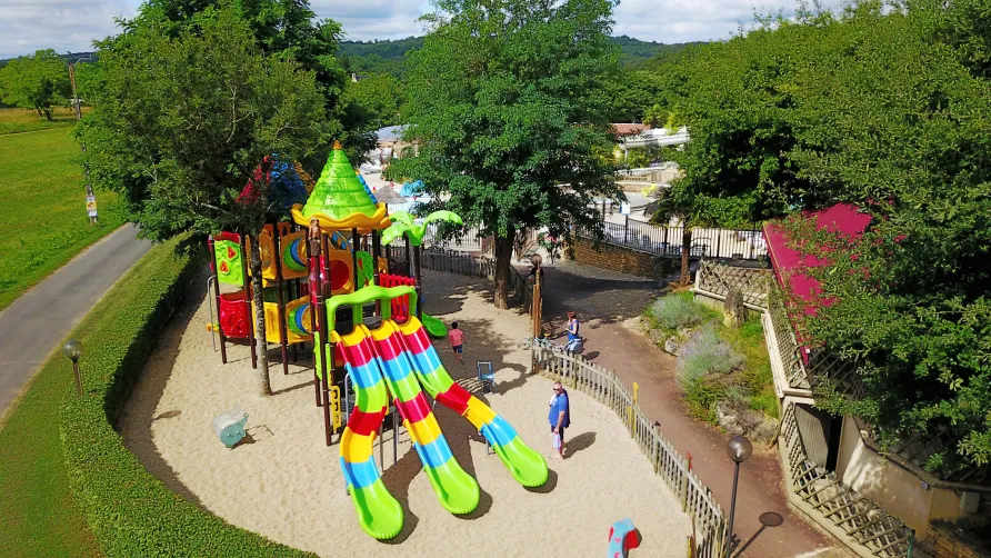 Flower Camping LA CHATAIGNERAIE de Sarlat