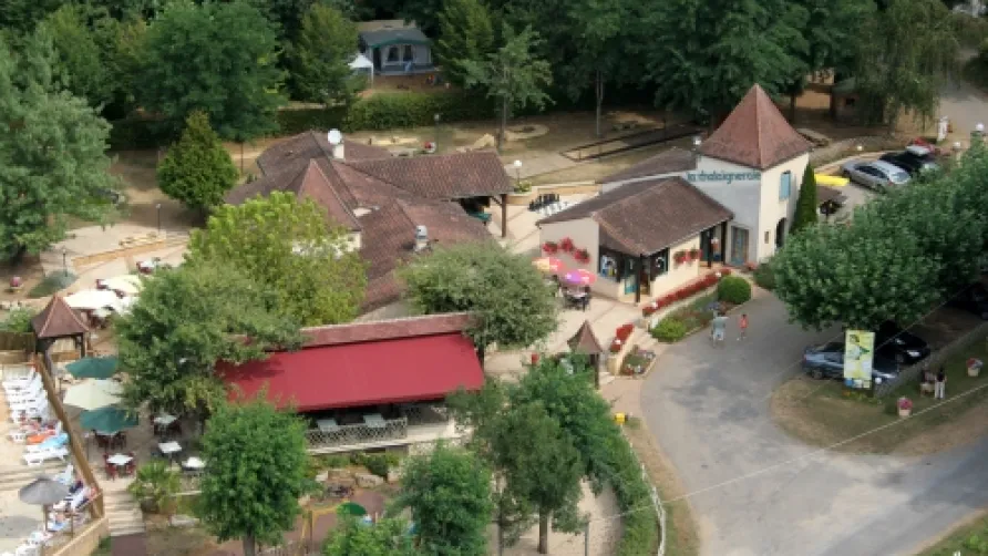 Flower Camping LA CHATAIGNERAIE de Sarlat