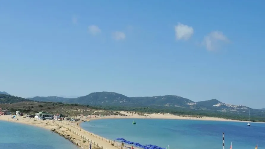 Isola dei Gabbiani - Land of water