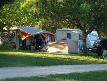 Camping LES GRAVES