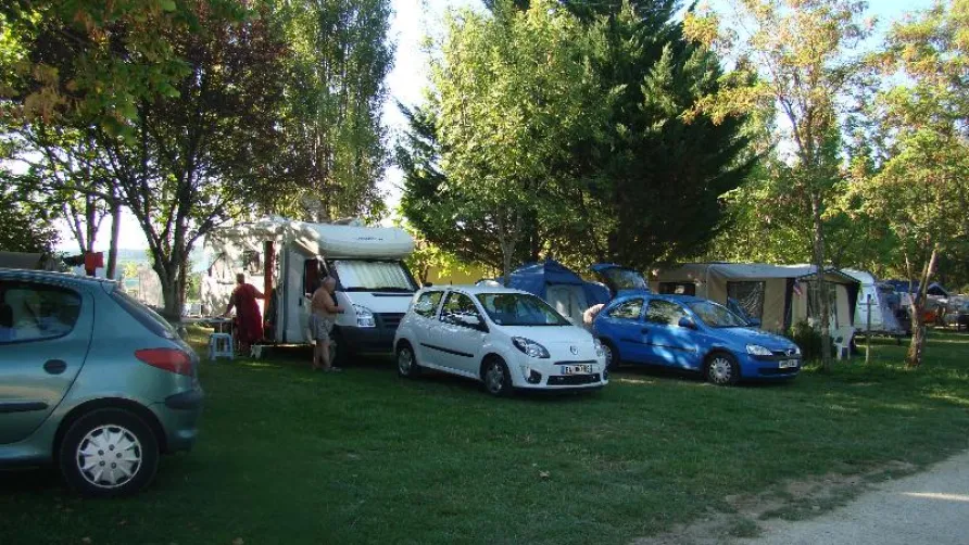 Camping LES GRAVES