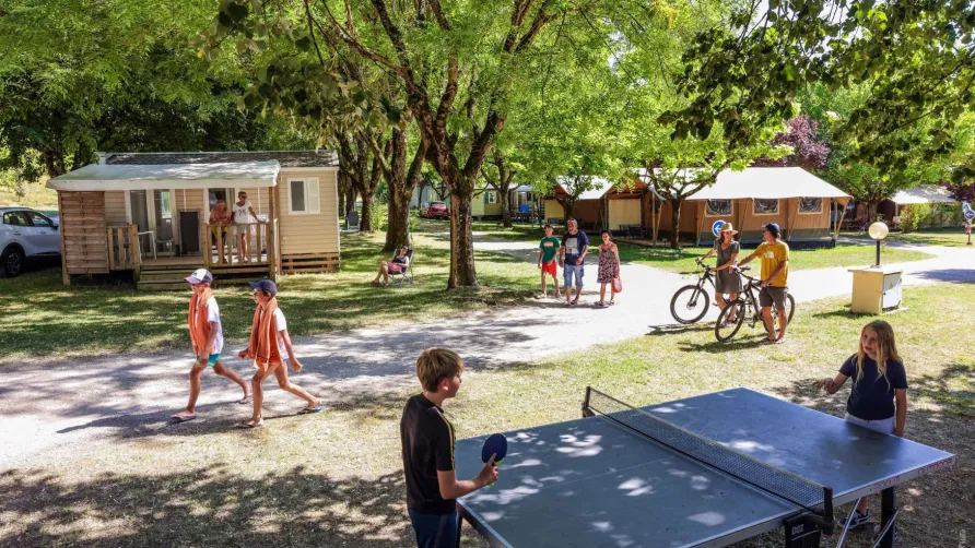Flower Camping Le Soleil des Bastides