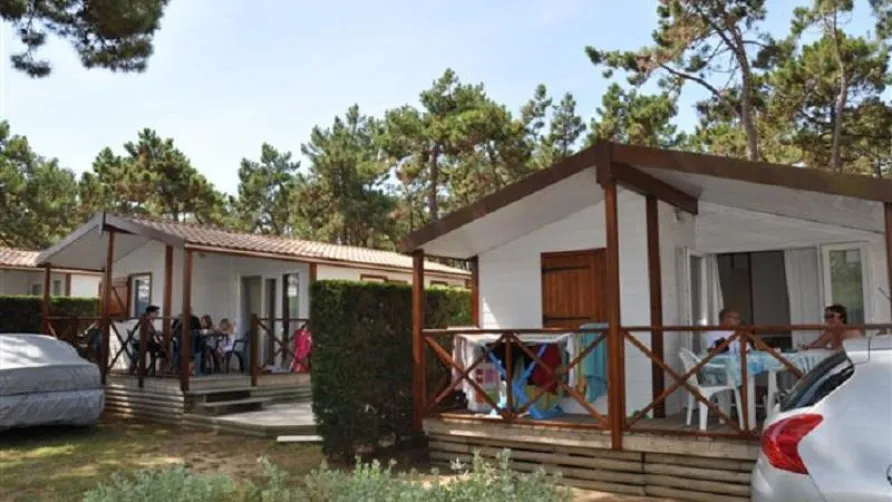 Camping La Pinède