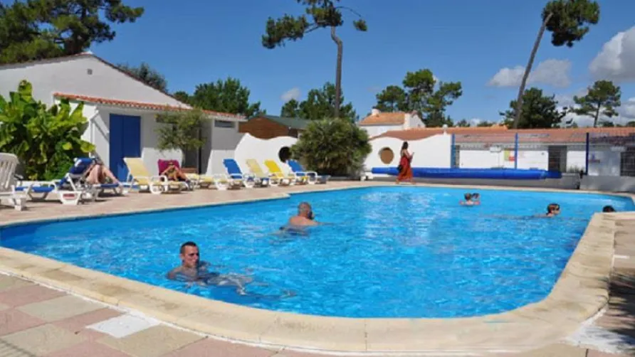 Camping La Pinède