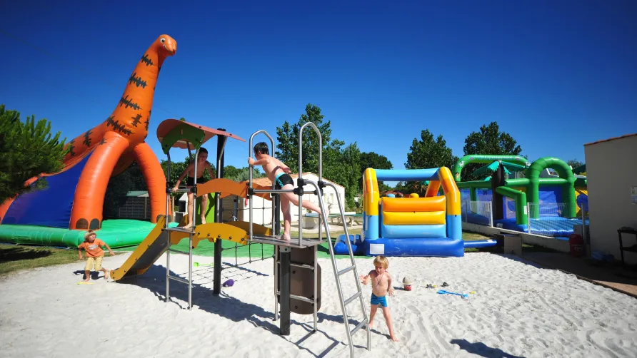 Camping Aqua 3 Masses