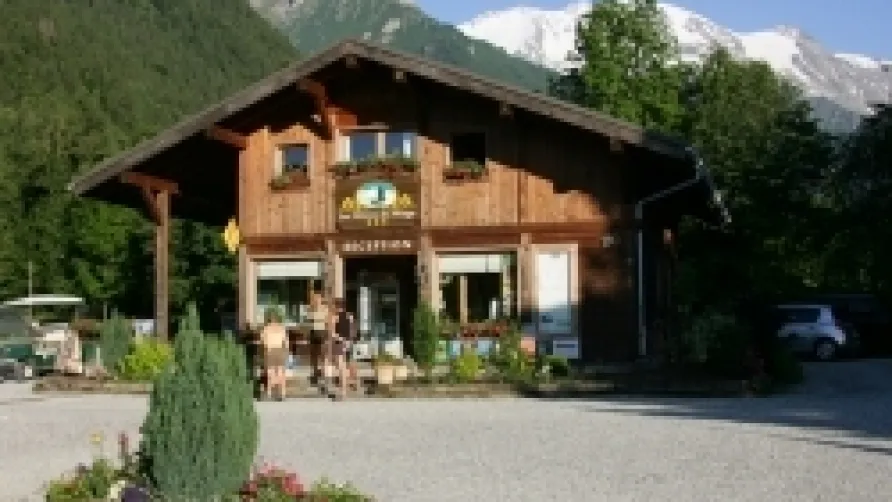 Nature & Lodge Camping Les Dômes de Miage